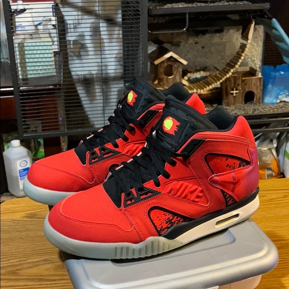 Nike Air Tech Challenge - Picture 2 of 8